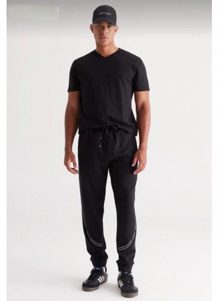 Erkek %100 Pamuk Slim Fit Dar Kesim V Yaka Kısa Kollu Tişört
